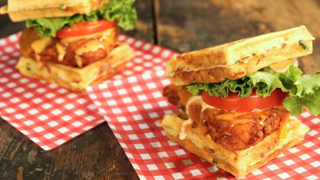 Chicken Bacon Cheddar (3ft).